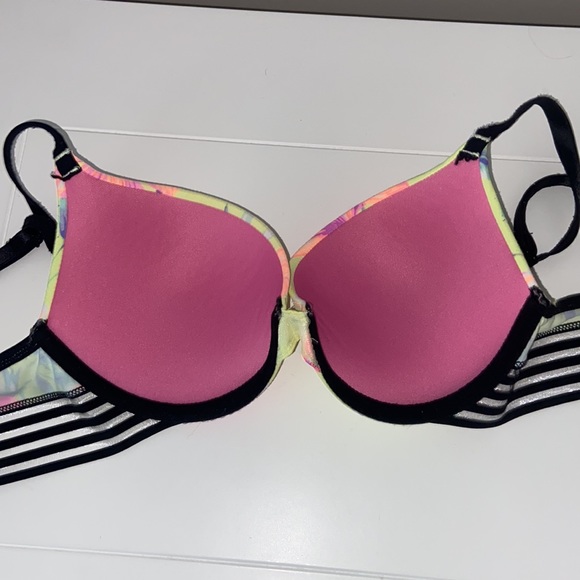 PINK VS wear everywhere push up bra - Picture 5 of 9